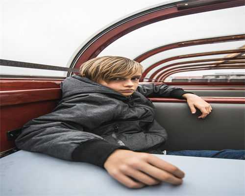 女性朋友是否早绝经更优越？探讨这个问题，让我们从生理、心理和社会等方面